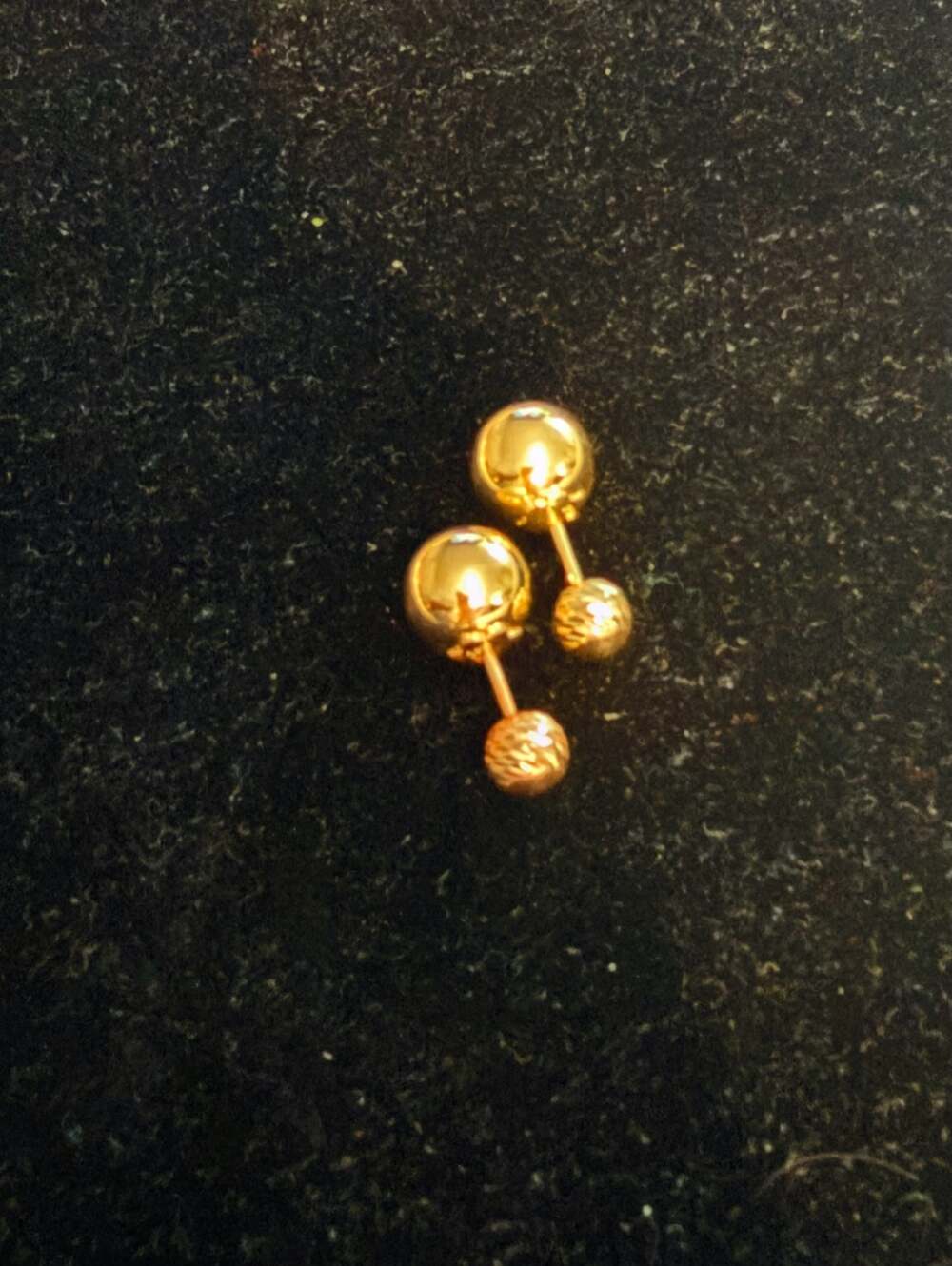 18K Yellow Gold Double-Sided Ball and Textured Bead Stud Earrings Brand New